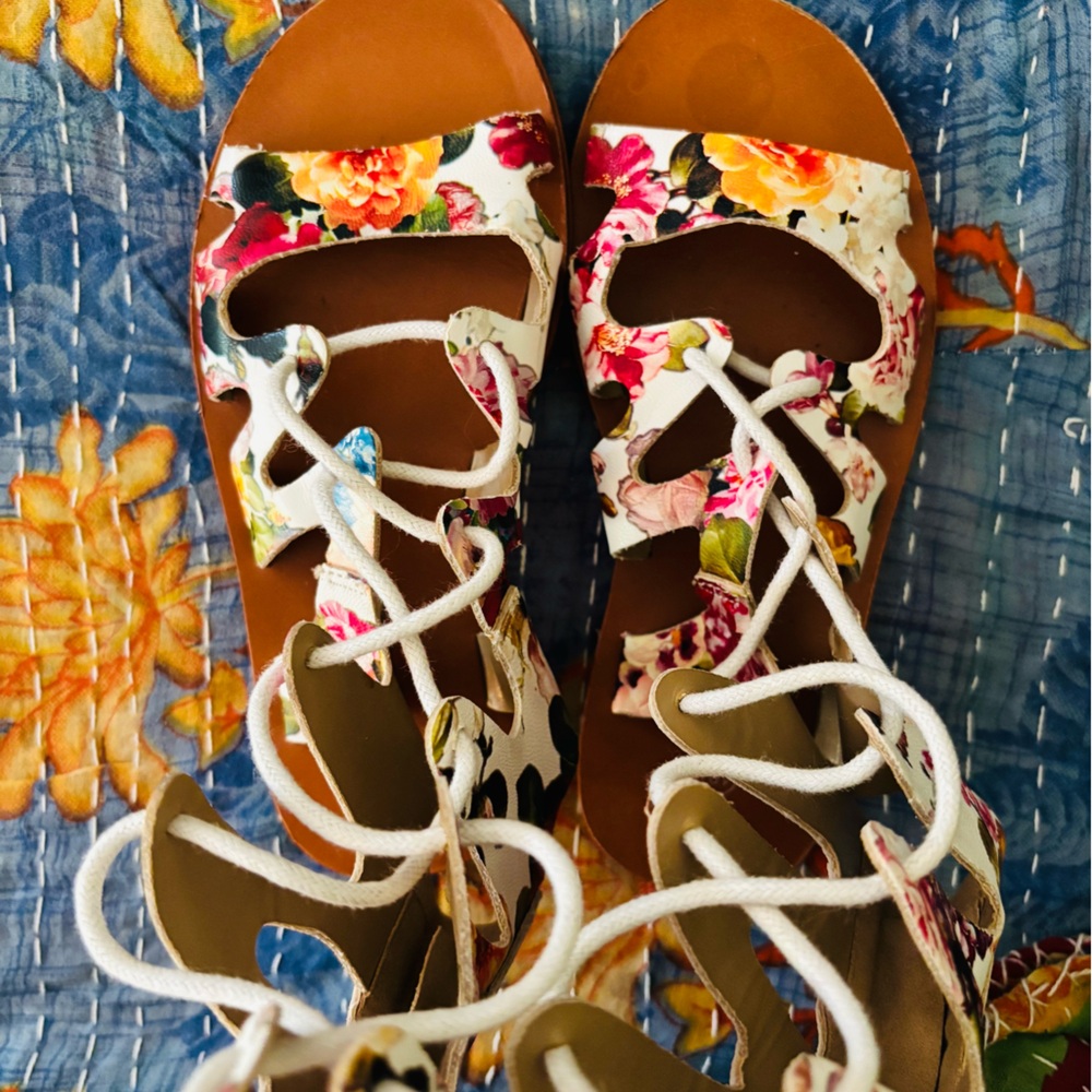 LINK Floral Lace-Up Sandals